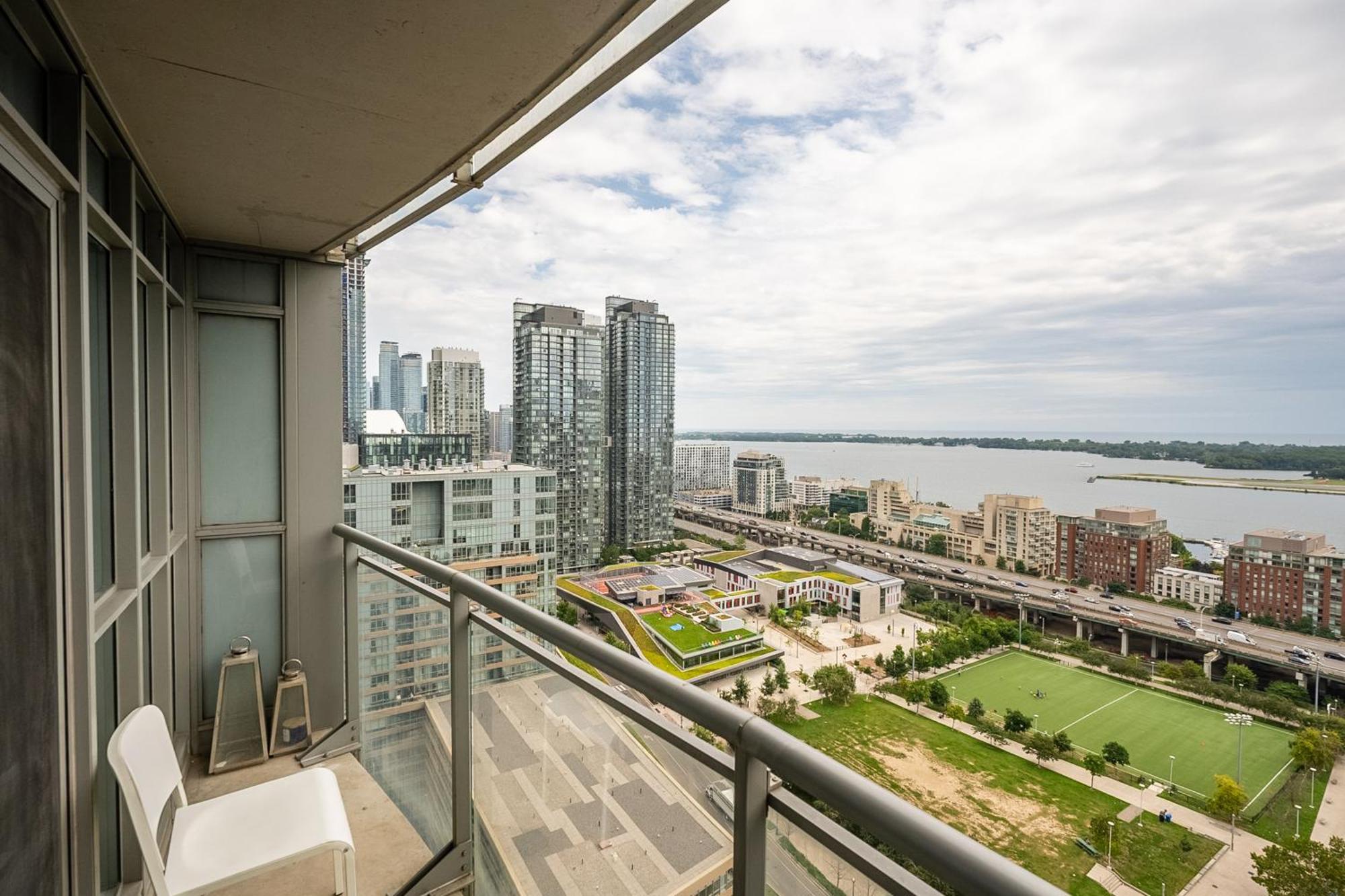 Globalstay Elegant Downtown Apartments Торонто Екстер'єр фото