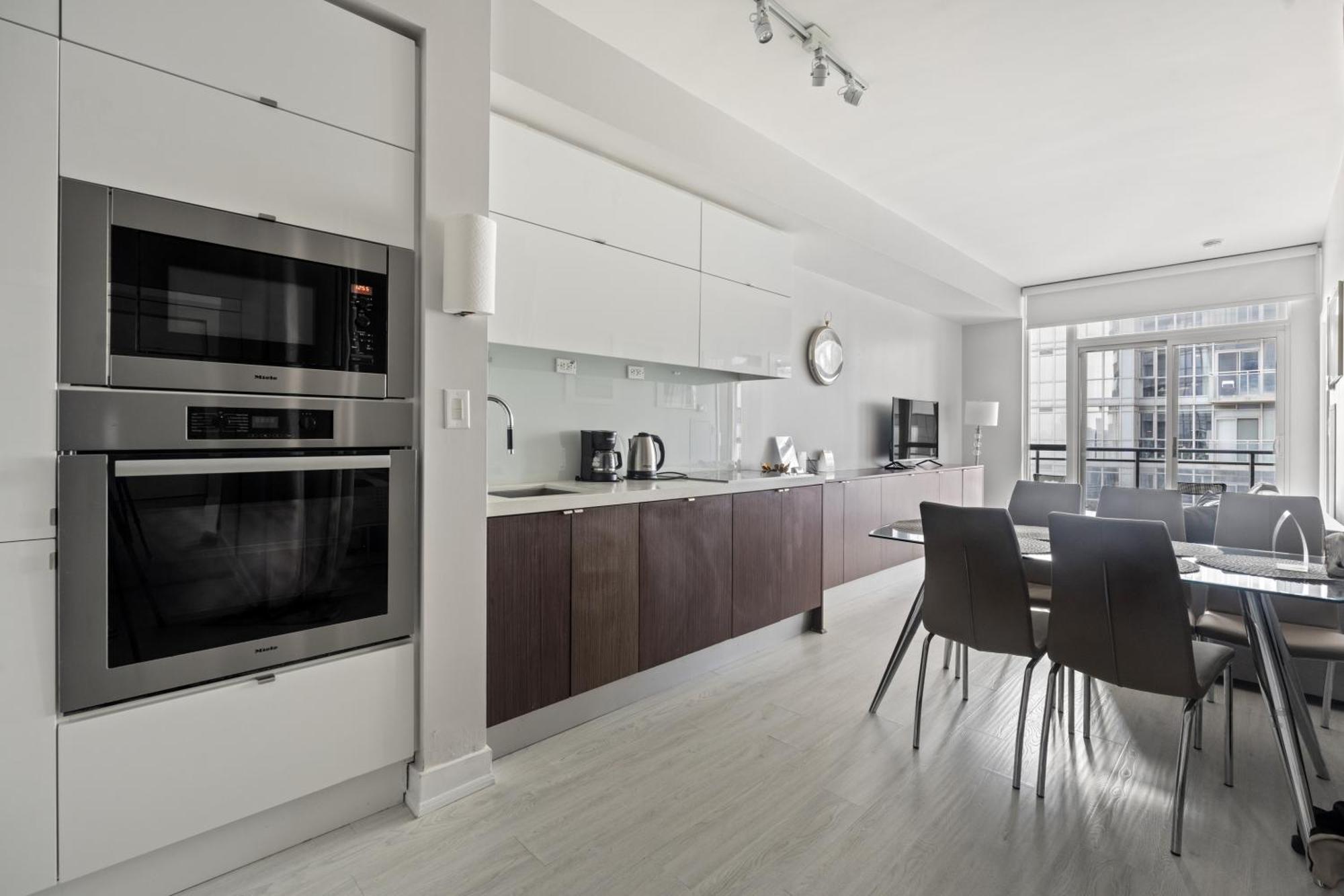 Globalstay Elegant Downtown Apartments Торонто Екстер'єр фото