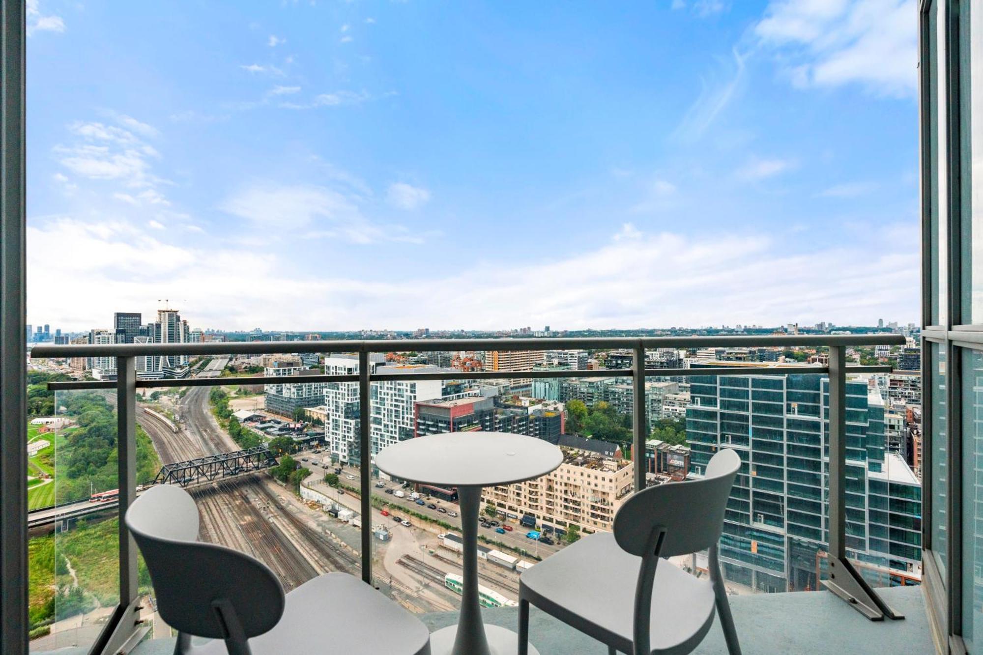 Globalstay Elegant Downtown Apartments Торонто Екстер'єр фото